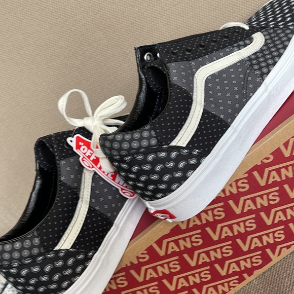 Vans WMNS Old Skool Tie Print Patch Work Black / True White Sneakers - Picture 15 of 16